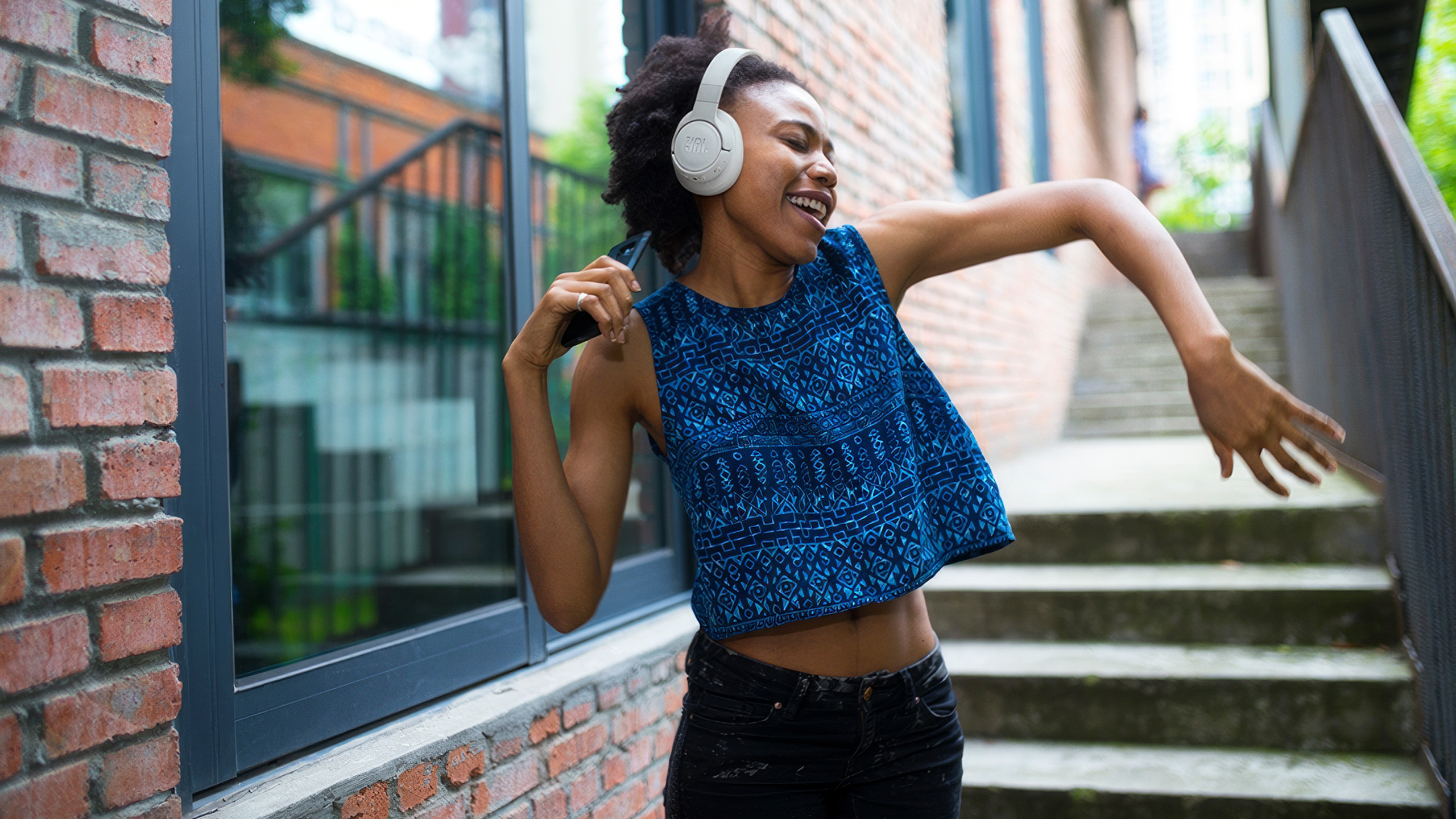 Беспроводные наушники JBL Tune 770NC — Совместимость и удобство использования