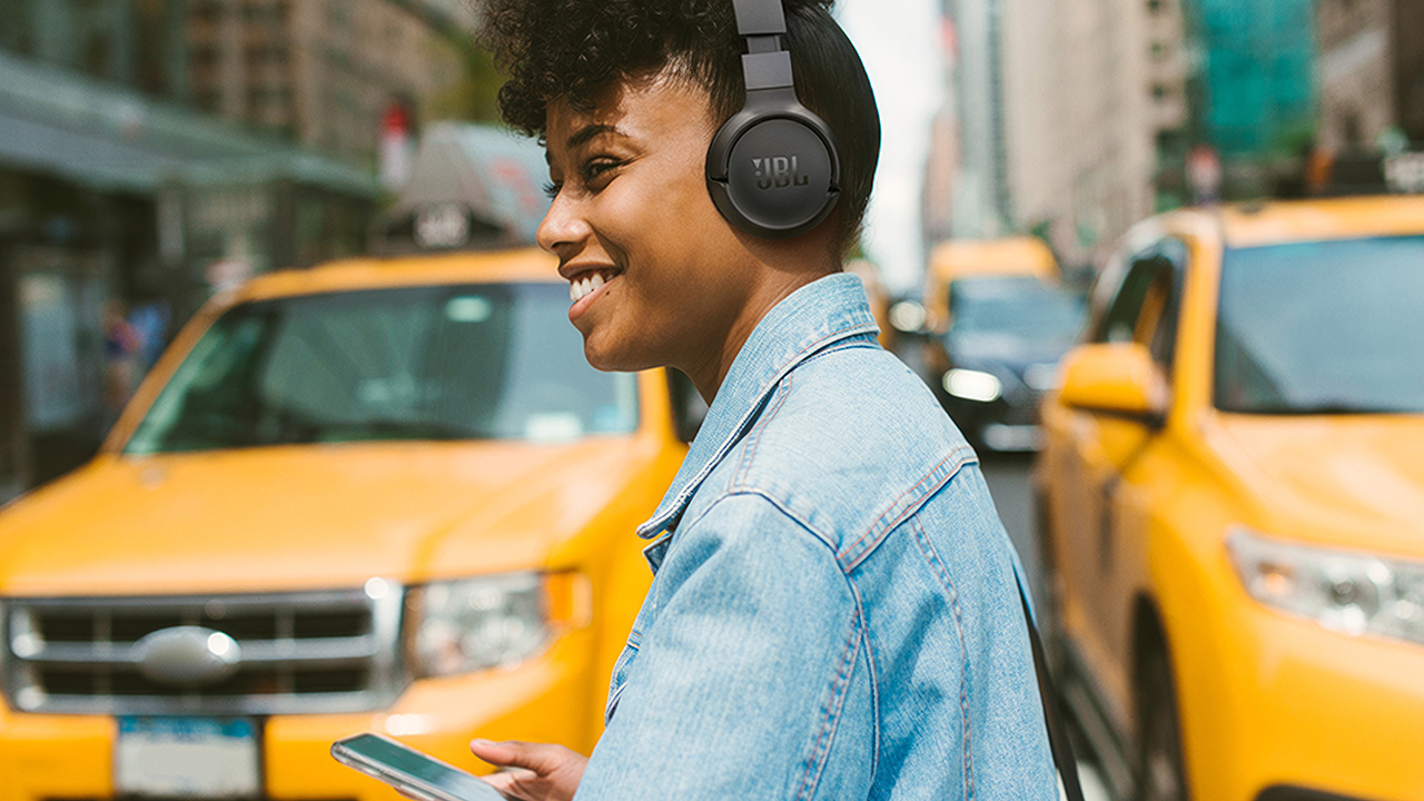 Беспроводные наушники JBL Tune 670NC — Внушительная автономность