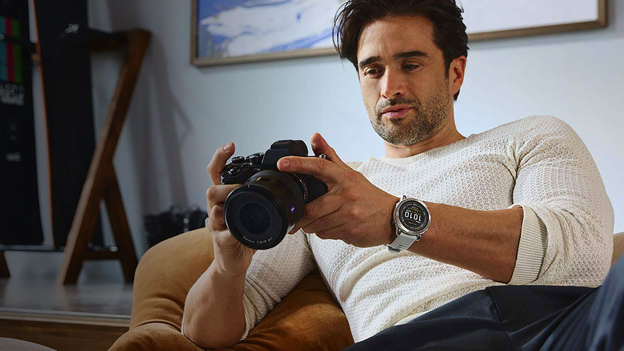 Спортивные часы Garmin fenix 7X Pro Sapphire Solar Edition, 51 мм, силиконовый ремешок цвета «серый туман»/«жжёный апельсин» — Красота, которая выдержит все