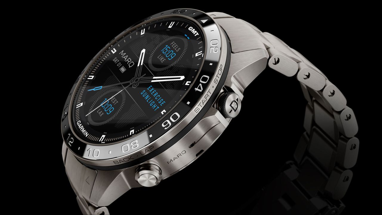 Спортивные часы Garmin MARQ Aviator (Gen 2), титановый блочный браслет, чёрный силиконовый ремешок — Джет-лаг теперь под контролем
