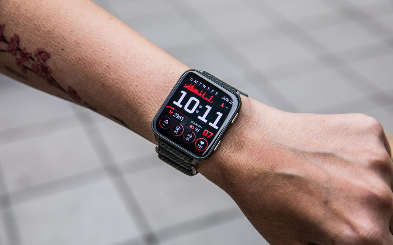 Спортивные часы Garmin Venu X1, чёрный нейлоновый браслет ComfortFit — Базовый набор функций для умных часов