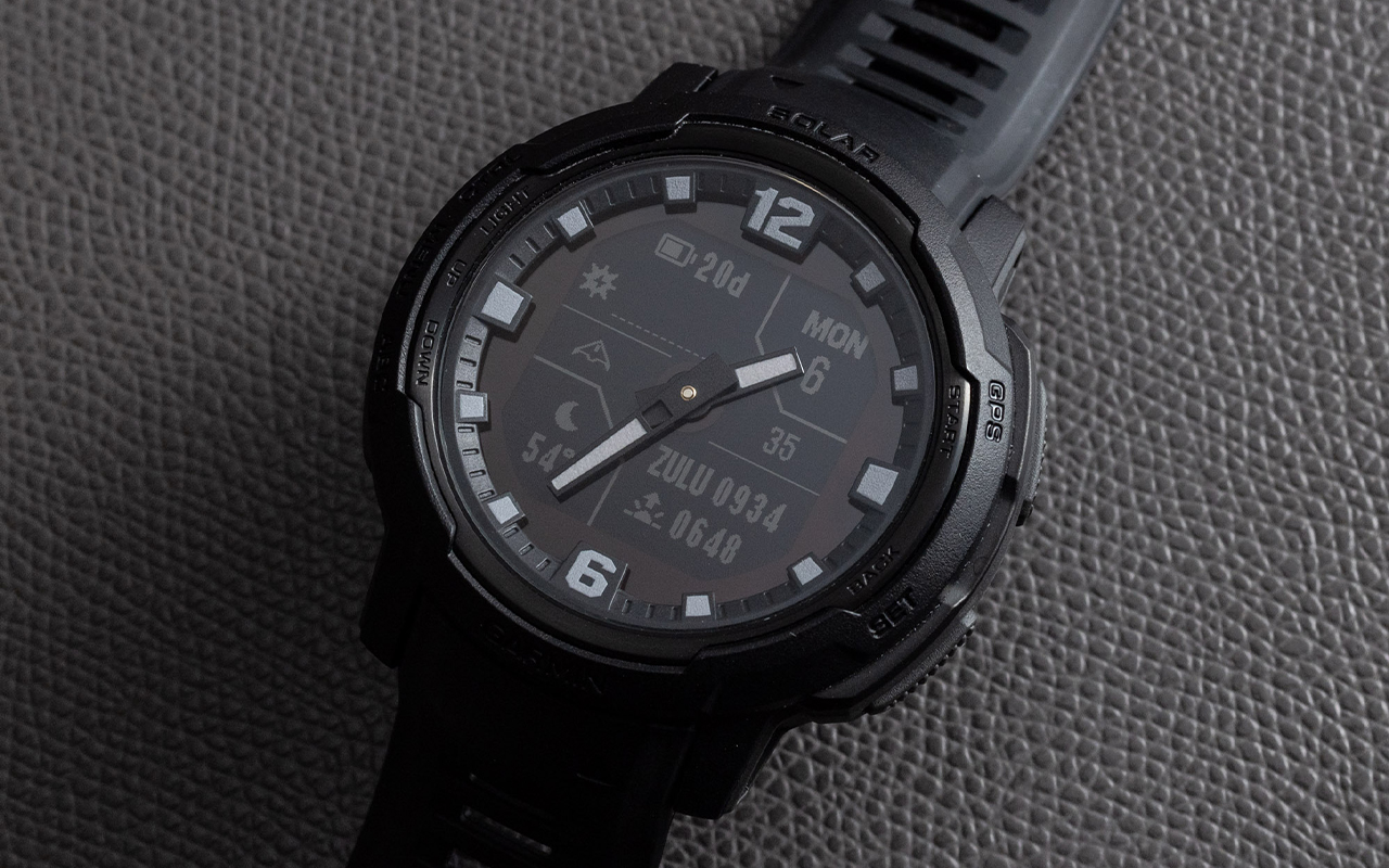Спортивные часы Garmin Instinct Crossover Solar Tactical Edition, чёрный силиконовый ремешок — Для любителей парашютного спорта