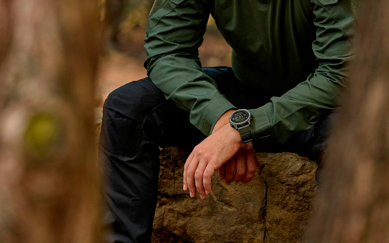 Спортивные часы Garmin tactix 8, 51 мм, AMOLED, Cerakote, оливковый силиконовый ремешок — Для скрытных тактических операций