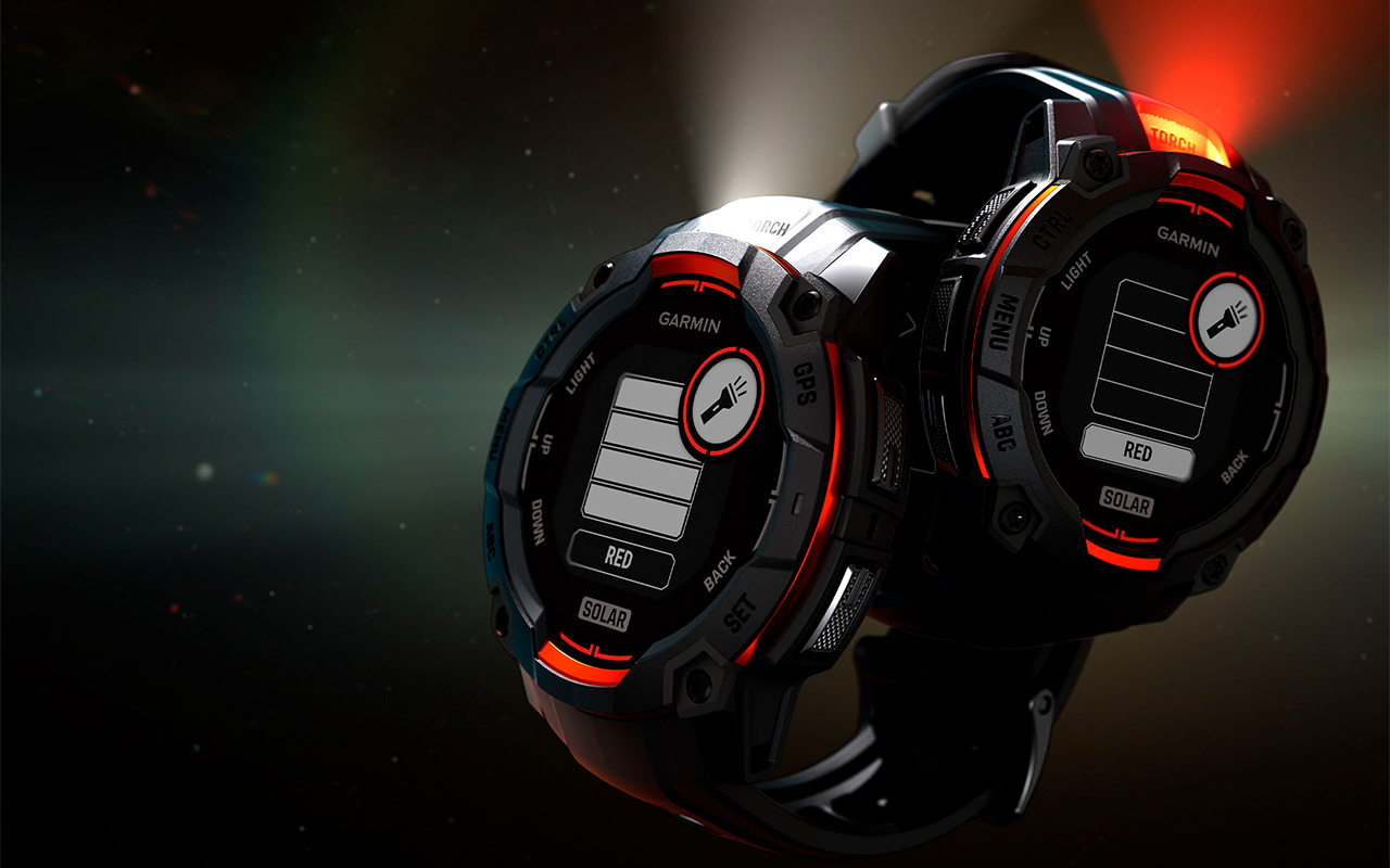 Спортивные часы Garmin Instinct 3, 45 мм, Solar, силиконовый ремешок цвета «солнечный луч/серый» — Встроенный фонарик