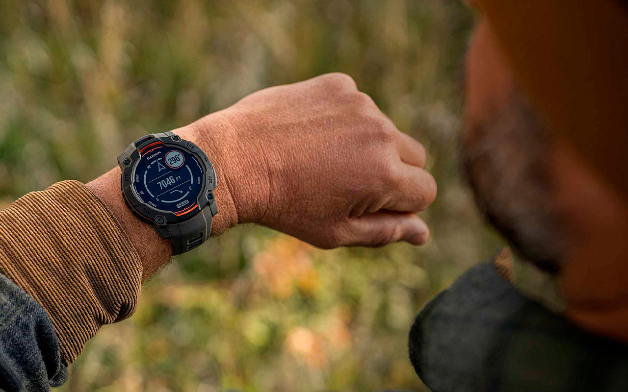 Спортивные часы Garmin Instinct 3, 45 мм, Solar, силиконовый ремешок цвета «солнечный луч/серый» — Продвинутый мониторинг здоровья 24/7